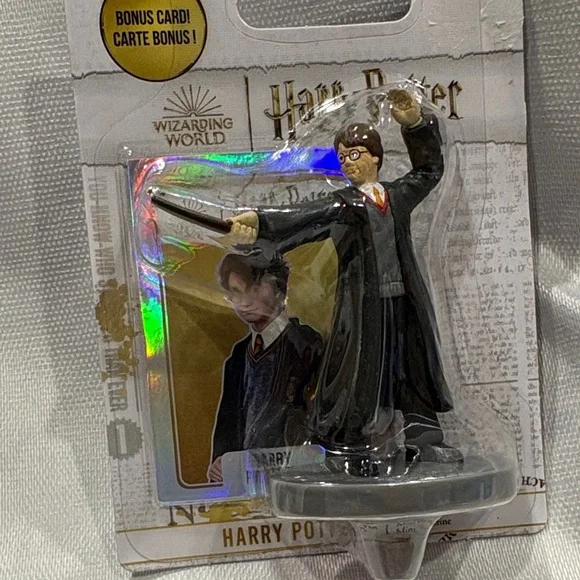 3 Harry Potter Wizarding World Mini Figure with Card Approximately 2inches tall - Picture 2 of 8